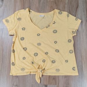 🔺️Self Esteem Yellow Celestial Vneck Knotted Front Short Sleeve Top Medium